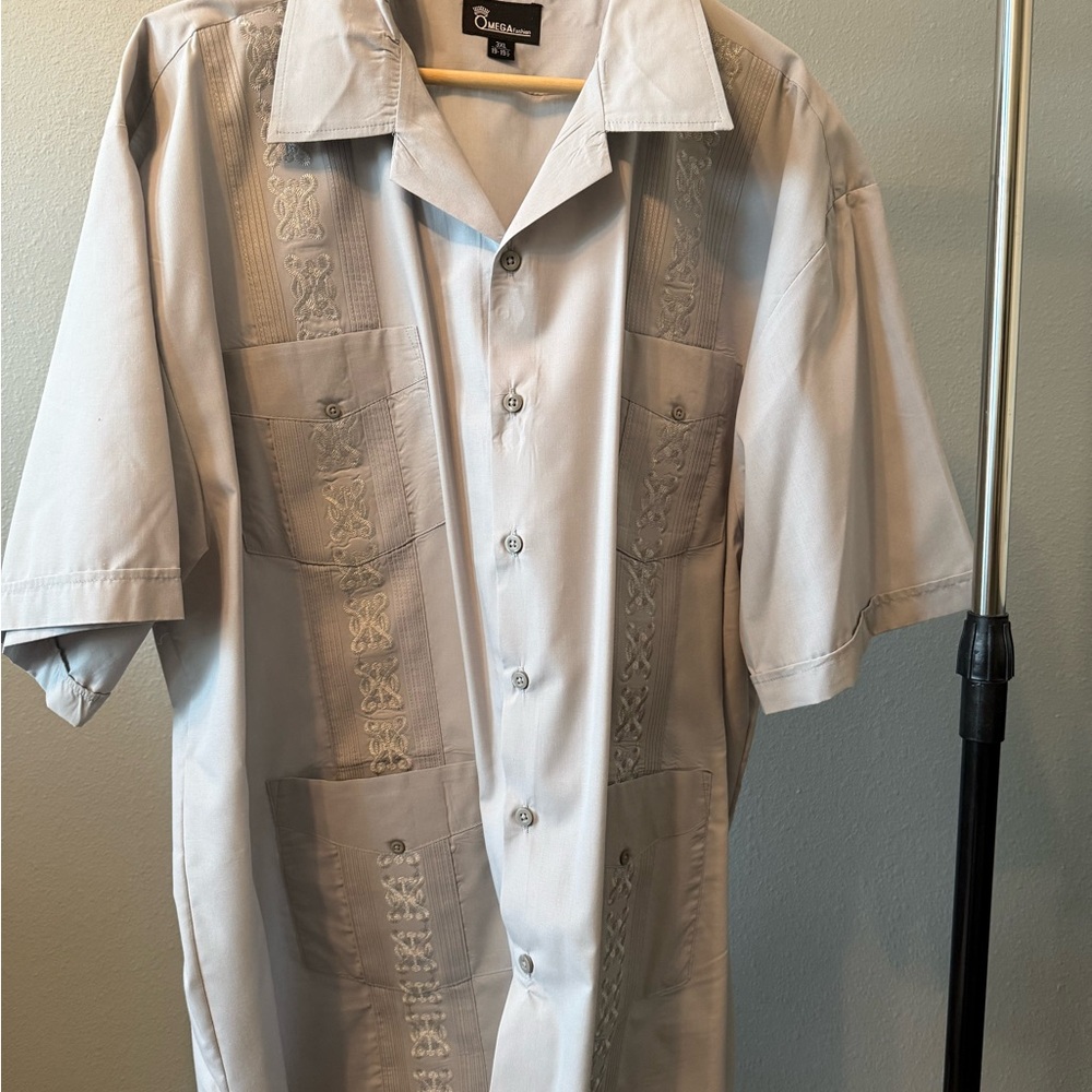 Omega Men's Light Gray Guayabera